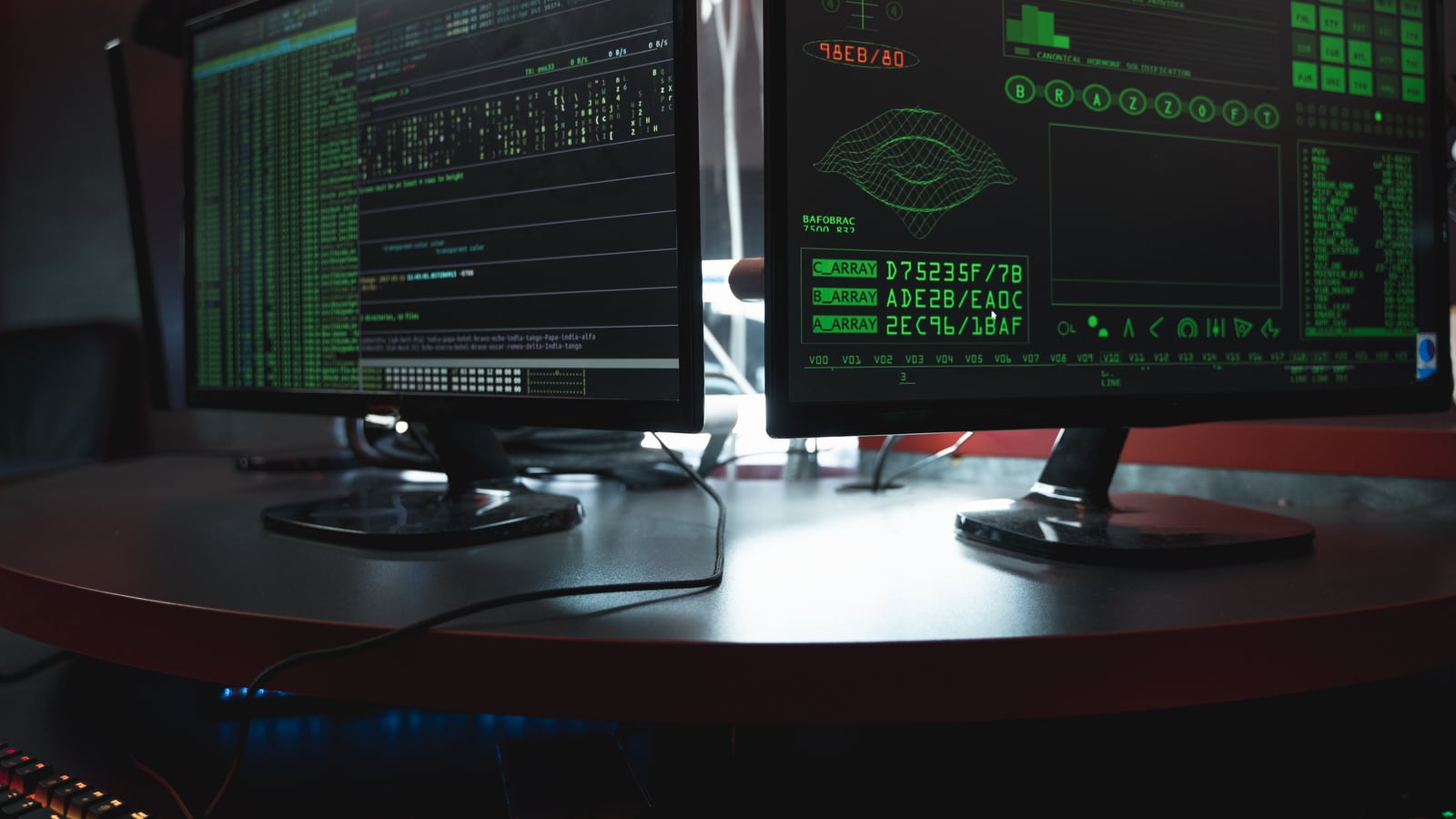 Aviso de software malicioso en la pantalla de un ordenador